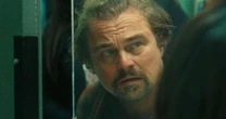 Vinte anos depois de trabalhar junto com Leonardo diCaprio, Steven Spielberg rasga elogios ao novo filme do astro: "Meu Deus, que filme insano!"