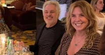 Viúvo de Rita Lee e ex-mulher de Collor postam fotos juntos em Paris e levantam suspeitas de romance