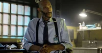 Premonição 6 finalmente revela a verdade sobre o misterioso Bludworth