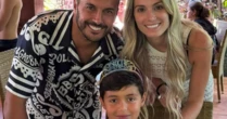 Jogador é atacado após deixar filho usar vestido durante festa de aniversário