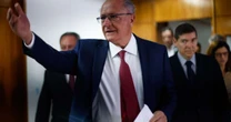 Alckmin defende Pix e diz que governo quer 'negociação urgente' sobre tarifas de Trump ao Brasil