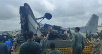 Índia: queda de avião de militar deixa cinco mortos; veja vídeo
