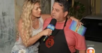 Ganhador de prêmio da Globo recebe Lívia Andrade ao vivo usando avental do MasterChef