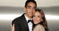 Filho de Kaká surge em foto com a mãe, Carol Celico, e semelhança com o pai choca a web: 'Imagina ser ex'