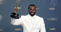 Emmy 2025: Tramell Tillman, de 'Ruptura', faz história como primeiro ator negro a vencer categoria