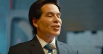 Filme mostra um Silvio Santos sarcástico e sedutor no ano em que ele quis ser presidente do Brasil