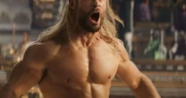 "Vou ter que ganhar mais massa muscular do que nunca": Chris Hemsworth deveria se tornar uma estrela polêmica para a Netflix - por isso o filme nunca aconteceu!