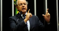 Projeto na Câmara proíbe atletas que jogam fora do Brasil e técnico estrangeiro na Seleção