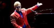 Elton John conquista o 9º álbum no topo do Reino Unido com 'Diamonds'