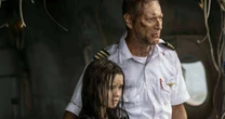 'Águas Mortais', filme que mistura desastre aéreo e tubarões assassinos, estreia nos cinemas