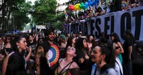 Argentina: Marcha do Orgulho desafia políticas retrógradas de Milei com cores, vozes e resistência