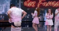Rodrigo Faro abaixa as calças e exibe enchimento no bumbum no Dança dos Famosos