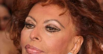 Abacaxi fresco todo dia, azeite de oliva e até massas! Esses são os segredos simples da dieta de Sophia Loren, rumo aos 100 anos