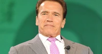 Com 78 anos hoje, Arnold Schwarzenegger mistura ovo cru e cereja no smoothie proteico que bebe todo dia: 'Às vezes coloco conhaque ou tequila'