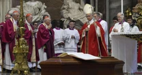 Papa destaca legado de cardeal Camillo Ruini em funeral na Basílica de São Pedro