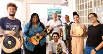 Tenor Chorão leva choro brasileiro gratuito a Arniqueira