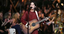 Gracie Abrams revela a lista de faixas de 'Daughter From Hell'