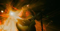 Antes de shows no Brasil, Shawn James lança o álbum "Passage"