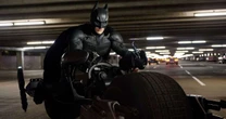 A trilogia Batman, de Christopher Nolan, não teria sido a mesma sem uma observação peculiar de um executivo da Warner: "No fim, foi a chave para muita coisa"