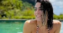 Com novo visual, Carol Castro grava com José Loreto e Patrícia Abravanel no SBT após sucesso em novela da Rede Globo