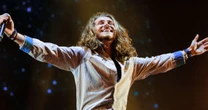 Entrevista | Mais radiante que 'O Sol', Vitor Kley encontra o 'pote de ouro' em 'As Pequenas Grandes Coisas' e faz homenagem emocionante ao pai
