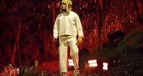 Bad Bunny lança 'ALAMBRE PúA' após estreia ao vivo em Porto Rico; confira