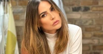 Deborah Secco exibe corpo delineado em novos cliques e web reage