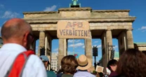 Alemães vão às ruas em protesto contra partido de extrema direita AfD