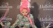 'Quem sou eu para criticar?': Sabrina Sato reflete sobre beleza com fantasia de 'Madame dos Exageros' no Baile da Sephora