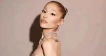 Ariana Grande: rumores de namoro crescem com mudança polêmica em letra de música