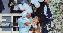 Lexa e Ricardo Vianna soltam balões no casamento em homenagem à filha que morreu