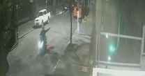 Vídeo mostra momento em que jovem é baleado por 'gangue da moto' em Pinheiros; vítima tomou 3 tiros