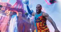 Astro das Olimpíadas 2024, LeBron James estrelou sequência de clássico dos anos 90: Lenda do basquete ganhou filme inspirado em sua vida