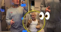 EITA! Volume na calça de moletom de MC Daniel em banheiro de avião chama atenção, mas web repudia e acusa cantor: 'Batendo uma'