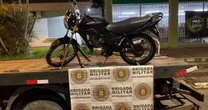 Moto roubada em Porto Alegre é achada em Osório e mulher acaba presa