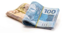 Homem é preso em flagrante com mais de R$ 31 mil em notas falsas em Tramandaí