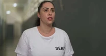 Monique Medeiros deixa a prisão horas após o fim do julgamento da morte de Henry Borel