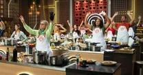 Quem saiu do 'MasterChef Brasil 2025'? Participante erra na confeitaria e se despede com mimo de Helena Rizzo