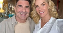 Ana Hickmann e Edu Guedes mostram escada gigante e obras de arte no dúplex onde moram