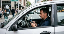 Erro em app de estacionamento gera multa em Chapecó; saiba como corrigir placa