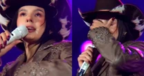 Ana Castela desaba em show e ganha apoio de Roberta Miranda