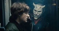O Telefone Preto 2 se inspira diretamente em um dos maiores filmes de terror da história para trazer Ethan Hawke de volta como vilão