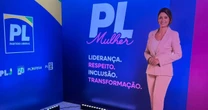 Após fazer as pazes com Flávio Bolsonaro, Michelle marca presença como 'totem' na convenção do PL