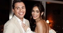 LUXO! Felipe Araújo oficializa noivado com Lara Prado e anel rouba a cena