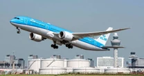 Passageiro tem ataque cardíaco em voo da KLM e é salvo por médico a bordo