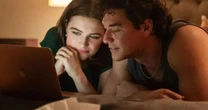'Off Campus': Amazon pede respeito ao elenco em comunicado oficial; entenda