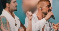 "Estranho": veja letra da música do Ricky Martin com Luan Santana