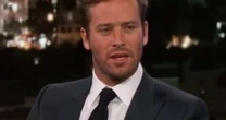 Armie Hammer fala sobre cancelamento em Hollywood: 'Criei esses problemas'