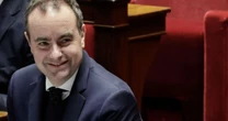 França acelera uso de inteligência artificial e anuncia investimento de 655 milhões no setor