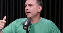 Em reunião com embaixadores, Flávio Bolsonaro pede observadores para eleições de outubro